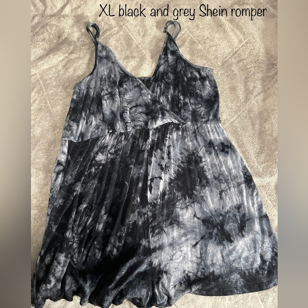 Black & grey tie dye romper